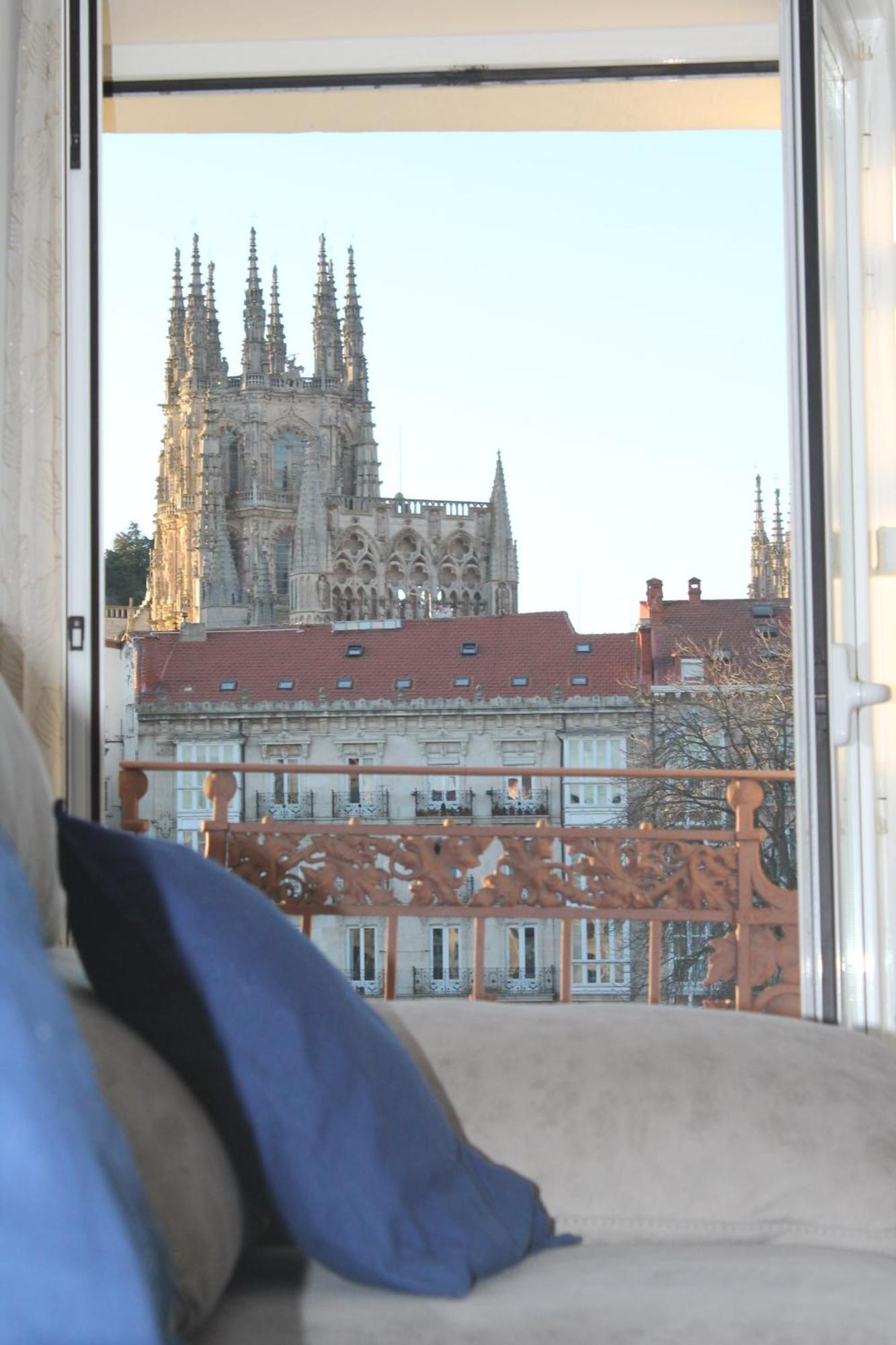 Burgos Contempla Centro Historico. Frente Al Arco Apartment Exterior photo