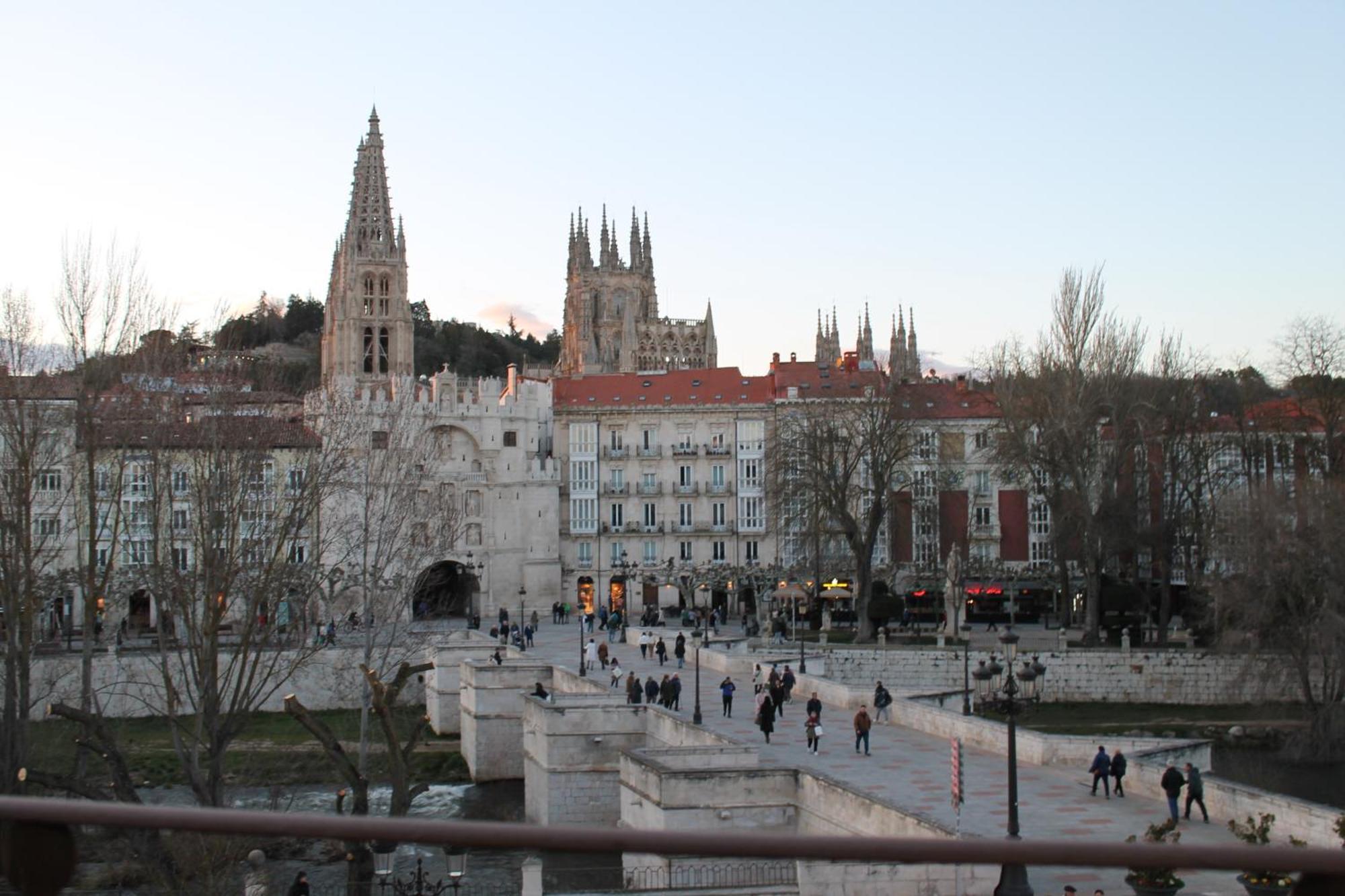 Burgos Contempla Centro Historico. Frente Al Arco Apartment Exterior photo